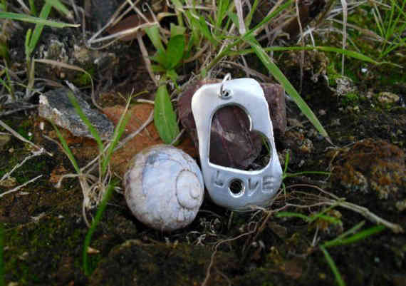 Hollow heart pendant with "LOVE" inscription (pure silver)