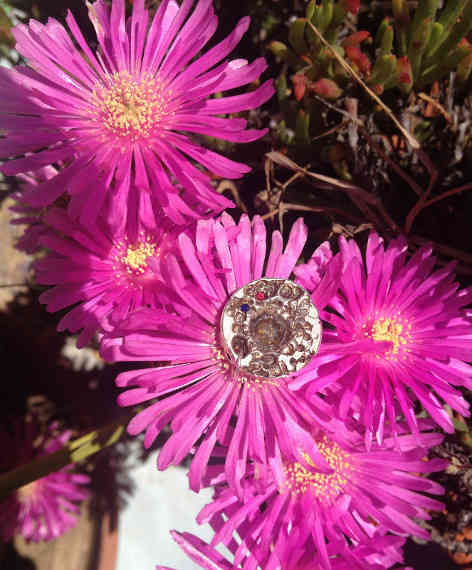 Round pendant (pure silver, ruby and sapphire)
